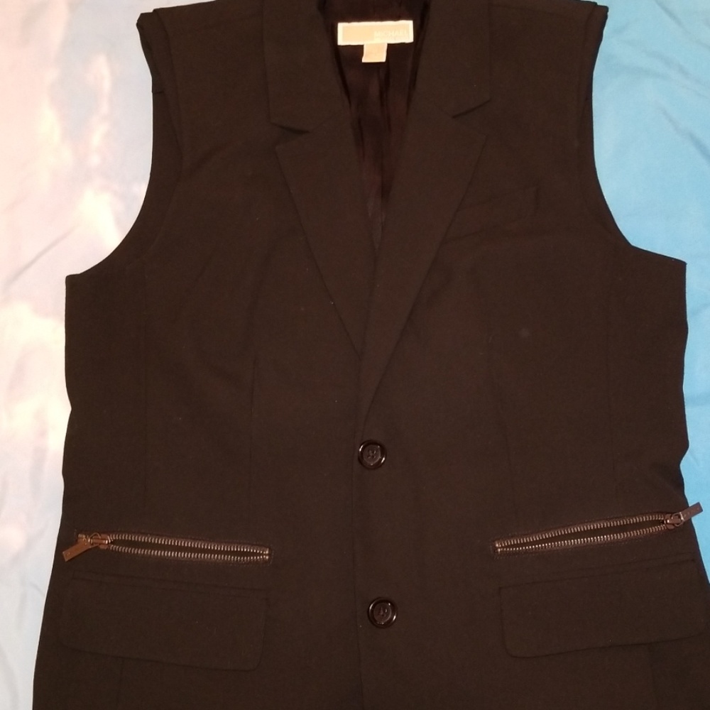 Black vest. Michael Kors. Worn 2 times. Perfect co